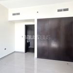 Rent 2 bedroom apartment of 91 m² in Dubai