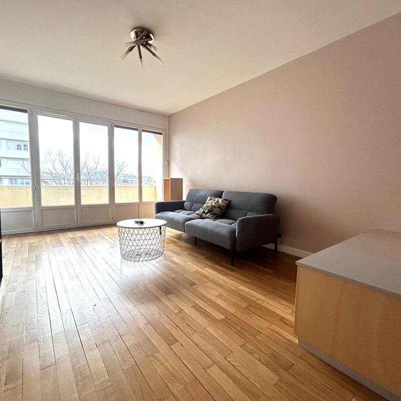 LOCATION : appartement 3 pièces (60 m²) à SAINT ETIENNE Rochetaillee