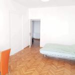 Rent 3 bedroom house in Kraków