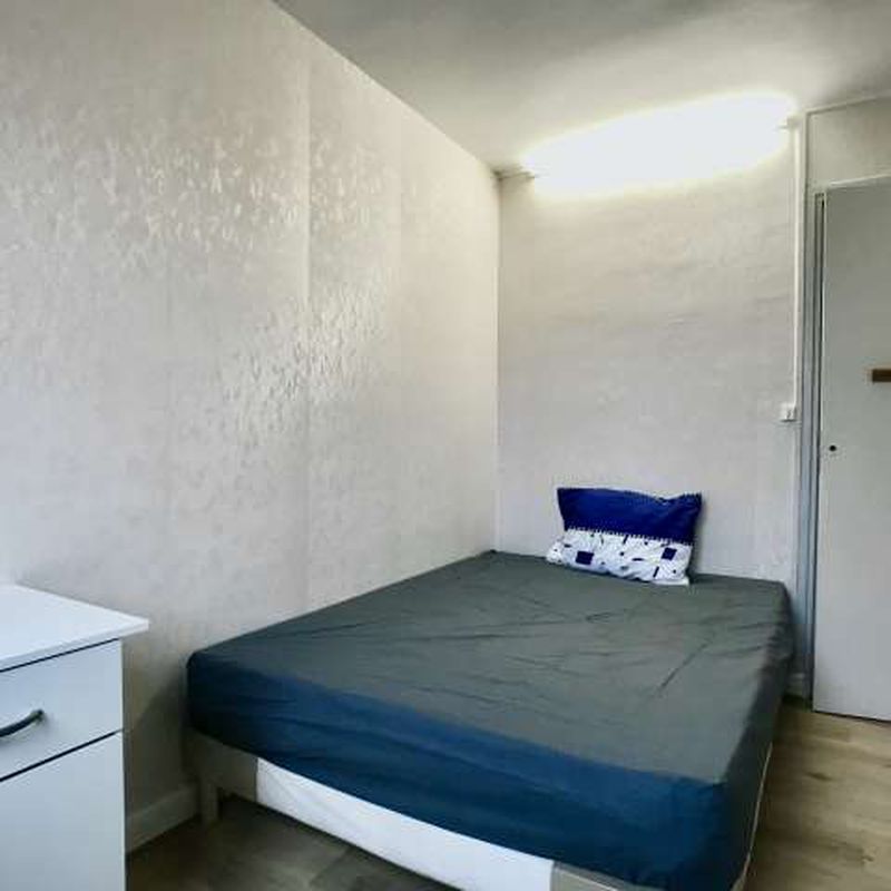 Chambre simple à louer dans un appartement de 4 chambres à Vitry-sur-Seine