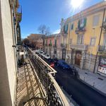Affitto 5 camera appartamento di 220 m² in Messina