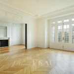 Rent 4 bedroom apartment of 217 m² in Monceau, Courcelles, Ternes