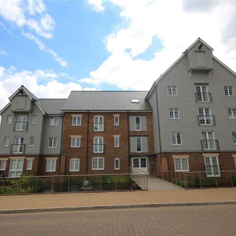 Flat to let in The Mill, Highwood RH12 1GR | Courtney Green Tower Hill