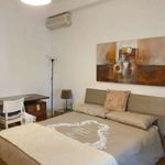 Rent 6 bedroom apartment of 160 m² in Roma