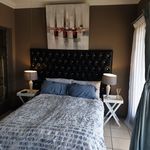 Rent 1 bedroom apartment in Randburg