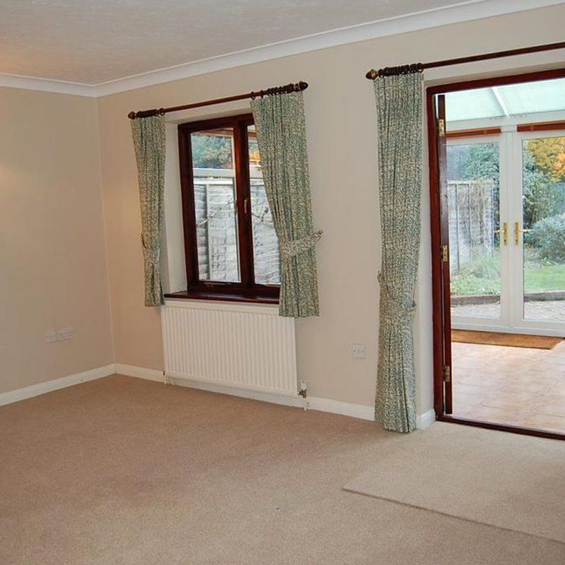 3 bedroom terraced house to rent Rowledge