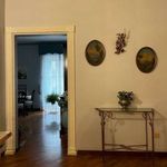 Affitto 3 camera appartamento di 107 m² in Napoli
