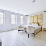Rent 4 bedroom house of 280 m² in London