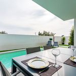 Rent 4 bedroom house of 200 m² in Loures