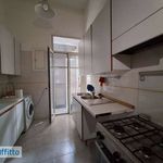 Affitto 2 camera appartamento di 58 m² in Napoli