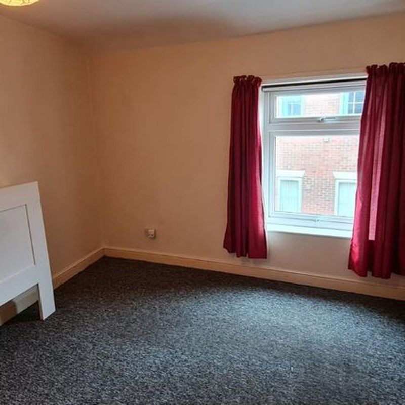 Flat to rent in Park Street, Congleton CW12