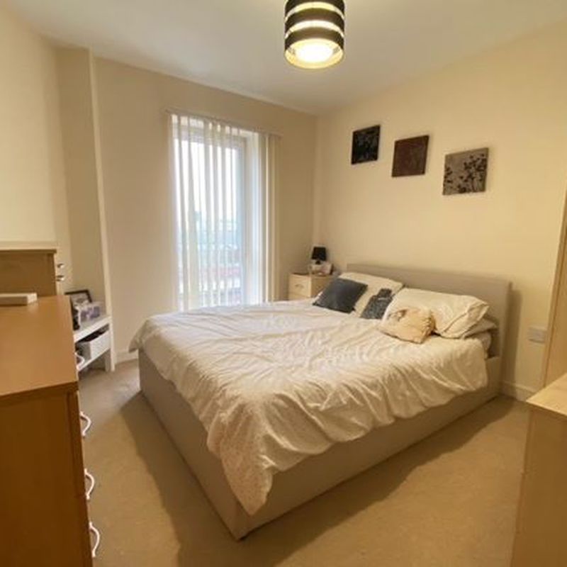 Flat to rent in Overstone Court, Cardiff CF10 Butetown