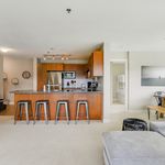 Rent 3 bedroom apartment of 83 m² in Kelowna