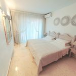 Rent 4 bedroom house of 600 m² in Benalmádena