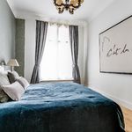 Appartement de 120 m² avec 3 chambre(s) en location à Paris