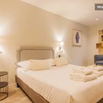 Rent 2 bedroom apartment of 127 m² in Paris