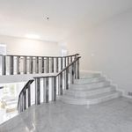 Rent 5 bedroom apartment of 638 m² in Glendale