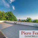 Rent 5 bedroom house of 160 m² in Pozzuoli