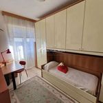 Affitto 4 camera appartamento di 120 m² in Milan