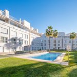 Rent 2 bedroom apartment of 265 m² in Málaga
