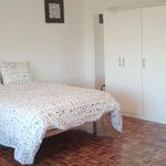Rent a room of 160 m² in Zaragoza