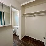 Rent 1 bedroom apartment of 450 m² in La Jolla