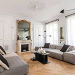 Appartement de 120 m² avec 5 chambre(s) en location à Paris