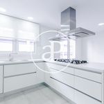 Rent 4 bedroom apartment of 290 m² in Barcelona
