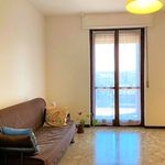 Affitto 2 camera appartamento di 70 m² in Novara