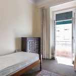 Rent 4 bedroom apartment in Lisbon
