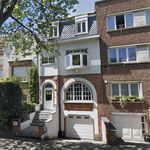 Rent 4 bedroom house of 210 m² in Uccle