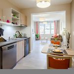 Rent 2 bedroom apartment of 45 m² in Suresnes