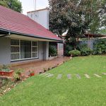 Rent 6 bedroom house of 1194 m² in Johannesburg