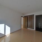 Rent 3 bedroom apartment of 93 m² in Elda