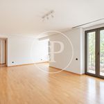Rent 2 bedroom apartment of 138 m² in madrid