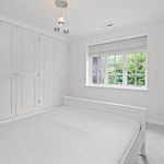 Rent 6 bedroom house in Weybridge