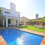 Rent 8 bedroom house of 350 m² in Marbella