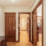 Rent 5 bedroom apartment of 207 m² in Madrid