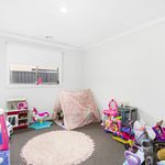 Rent 4 bedroom house of 408 m² in Victoria