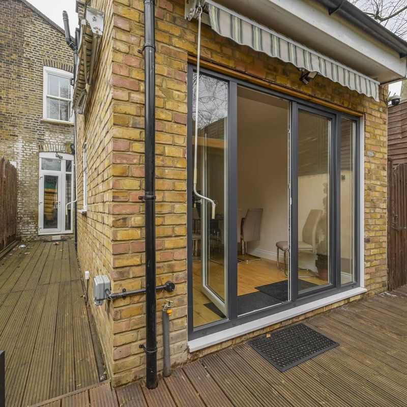 3 Bedroom House to Rent in Westferry Road | Foxtons Isle of Dogs