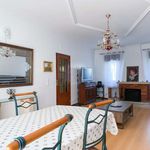 Rent 5 bedroom apartment of 300 m² in Lisboa