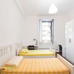 Rent a room of 330 m² in Milano