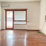 Affitto 1 camera appartamento di 150 m² in Taranto