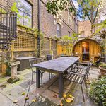 Rent 3 bedroom house of 261 m² in London