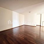 Affitto 4 camera appartamento di 135 m² in Frosinone