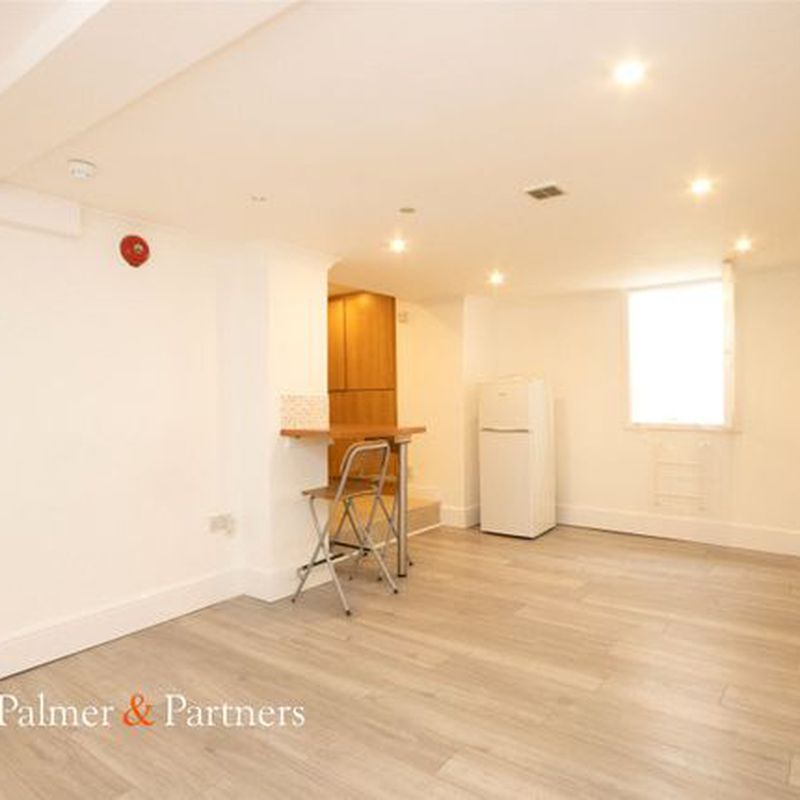 Studio to rent in South Street, Colchester, Essex CO2
