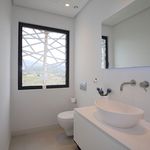 Rent 5 bedroom house of 460 m² in Marbella