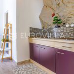 Rent 3 bedroom house of 180 m² in Splitsko-dalmatinska