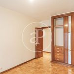 Alquilo 5 dormitorio apartamento de 207 m² en Madrid