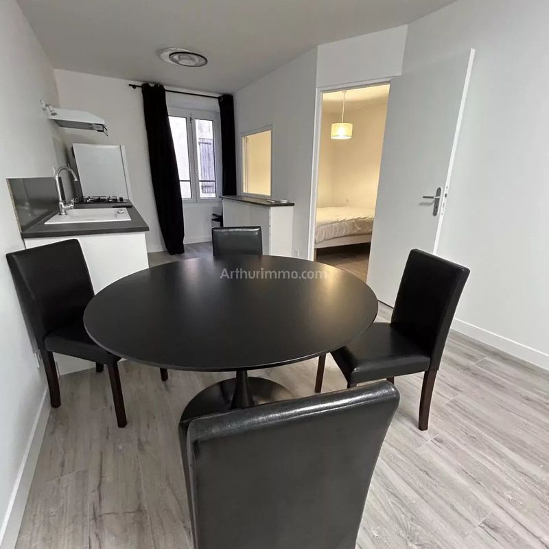 Louer appartement de 2 pièces 35 m² 560 € à Saint-Maximin-la-Sainte-Baume (83470) : une annonce Arthurimmo.com